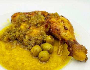 Cuixa de pollastre rostida amb olives a l'estil marroquí